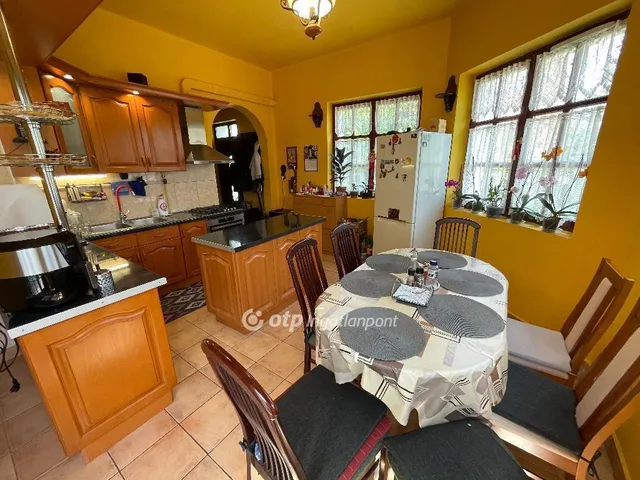 Eladó lakás Miskolc 160 nm