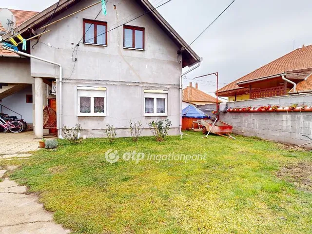 Eladó lakás Mezőkeresztes 80 nm