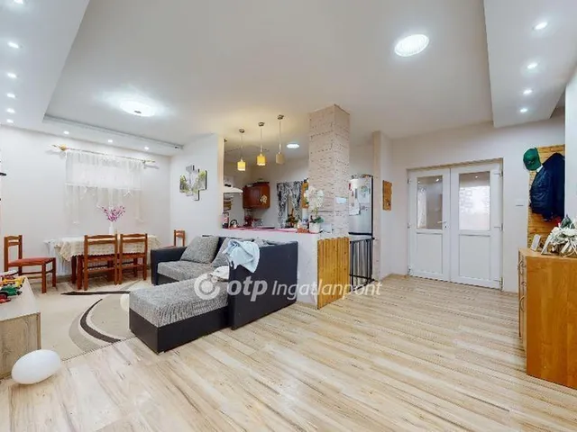 Eladó ház Csobád 100 nm