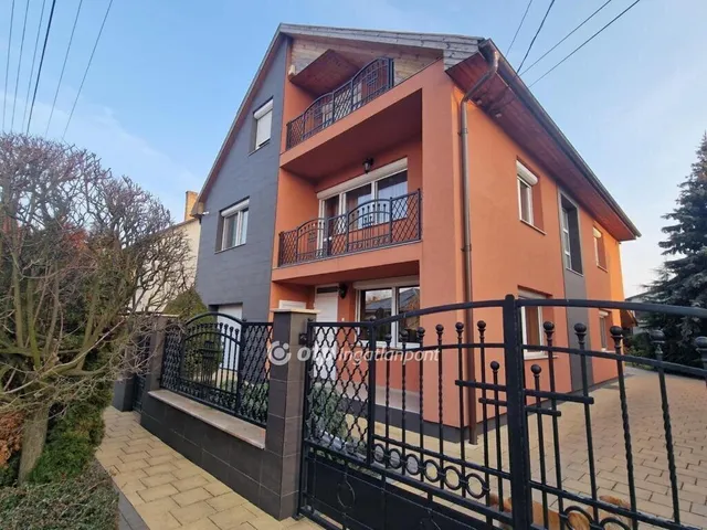 Eladó ház Felsőzsolca 214 nm