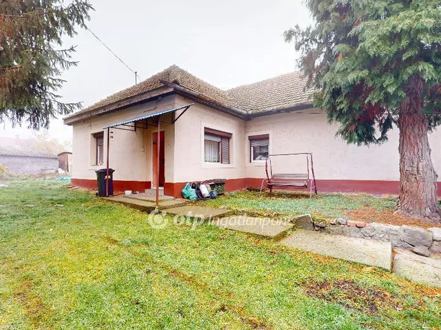 Eladó ház Mezőkeresztes 96 nm