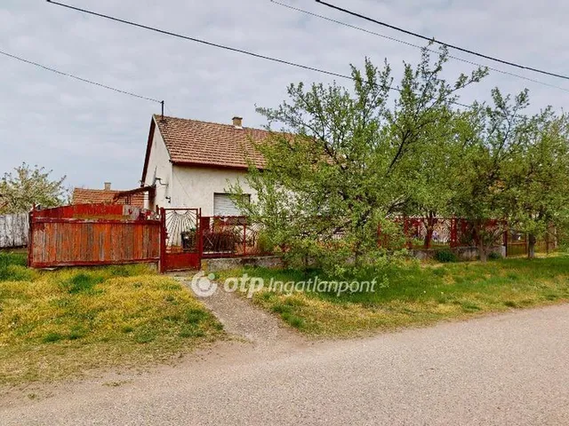 Eladó ház Mezőcsát 61 nm
