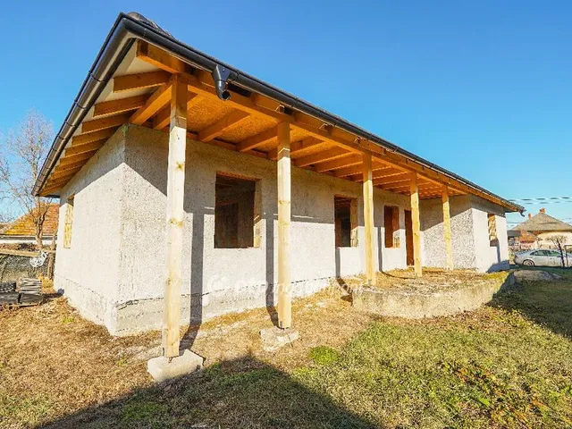 Eladó ház Aszaló 140 nm