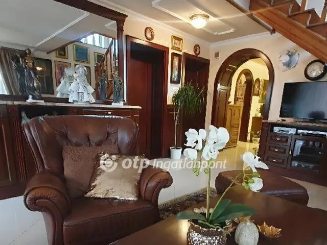Eladó ház Felsőzsolca 214 nm
