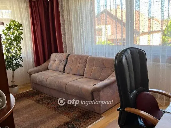 Eladó ház Felsőzsolca 214 nm