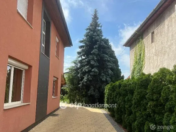 Eladó ház Felsőzsolca 214 nm