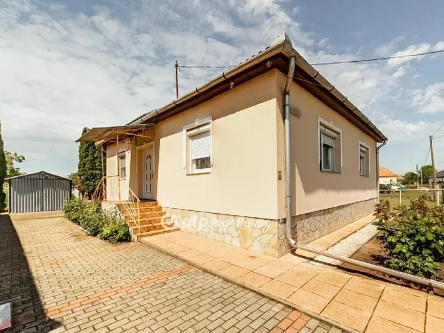 Eladó ház Mezőkeresztes 80 nm