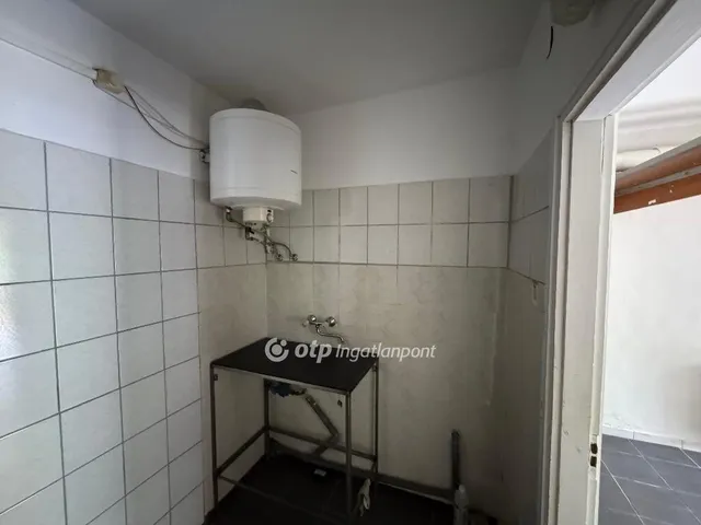 Eladó garázs Miskolc 22 nm