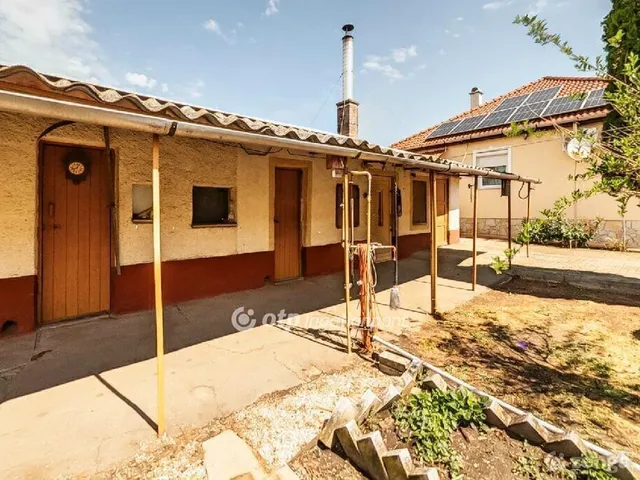 Eladó ház Mezőkeresztes 80 nm
