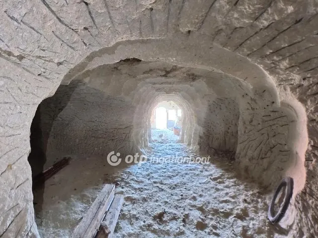 Eladó telek Szomolya 357 nm