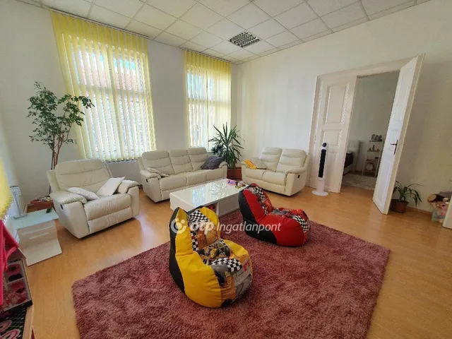 Eladó lakás Miskolc 141 nm