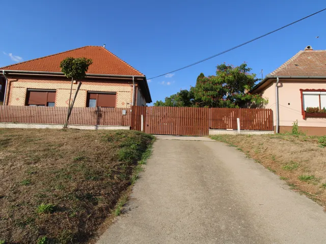 Eladó ház Vácszentlászló 130 nm