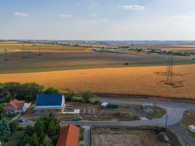 Eladó kereskedelmi és ipari ingatlan Debrecen, Józsa 240 nm