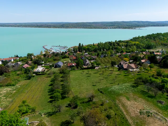 Eladó telek Tihany 10378 nm