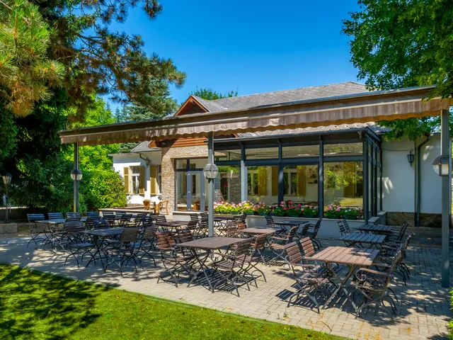 Eladó kereskedelmi és ipari ingatlan Budapest II. kerület 238 nm