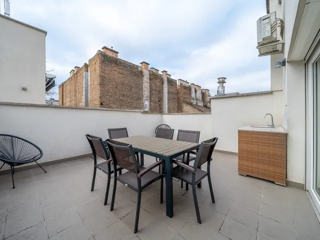 Eladó lakás Budapest VI. kerület 73 nm