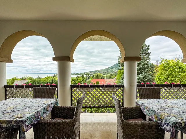 Eladó kereskedelmi és ipari ingatlan Badacsonytomaj 504 nm