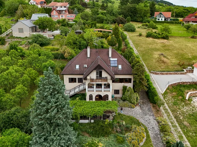 Eladó kereskedelmi és ipari ingatlan Badacsonytomaj 504 nm