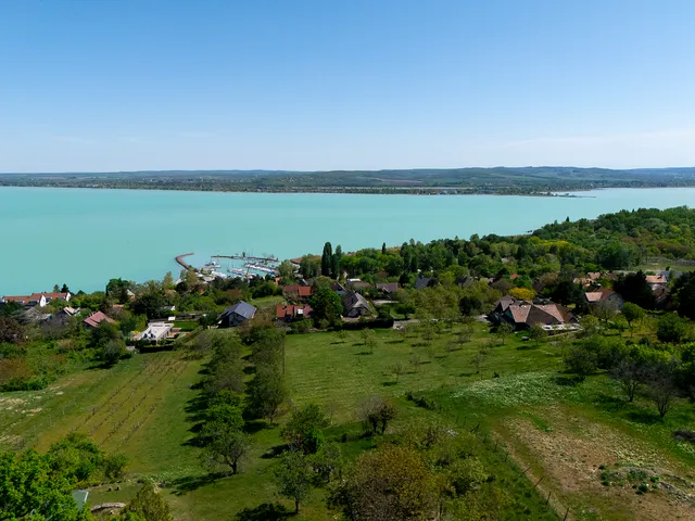 Eladó telek Tihany 10378 nm