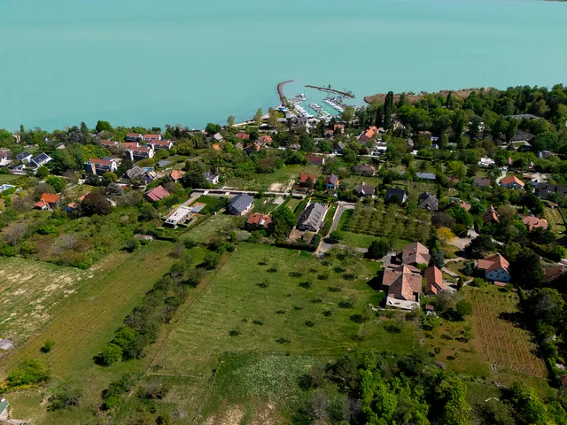Eladó telek Tihany 10378 nm