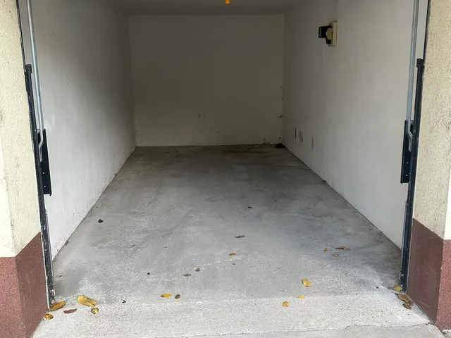 Eladó garázs Szeged, Felsőváros, Malom utca 15 nm