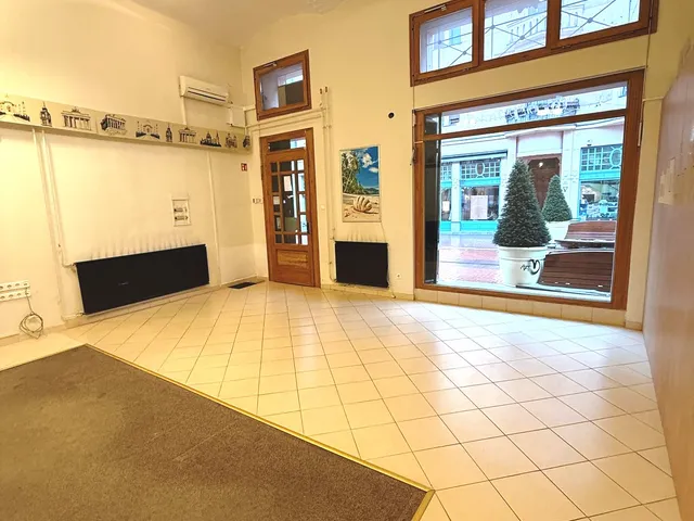 Kiadó kereskedelmi és ipari ingatlan Szeged, Belváros, Kárász utca 40 nm