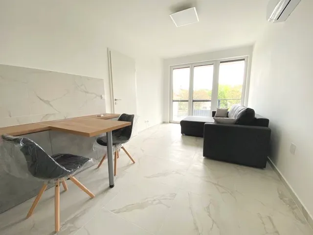 Kiadó lakás Szeged, Móraváros 35 nm