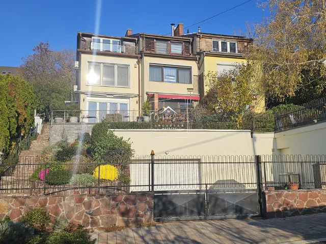 Eladó lakás Budapest II. kerület, Csatárka, Verecke út 160 nm