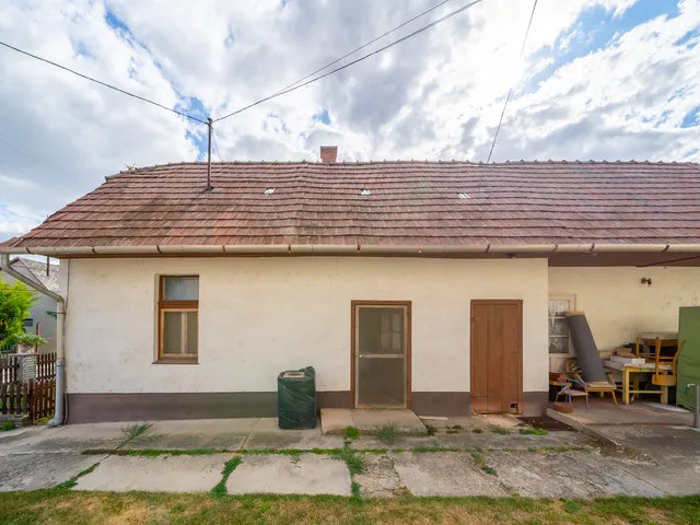 Eladó ház Zsámbék 174 nm