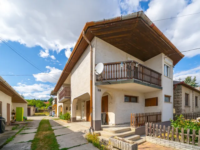Eladó ház Zsámbék 174 nm