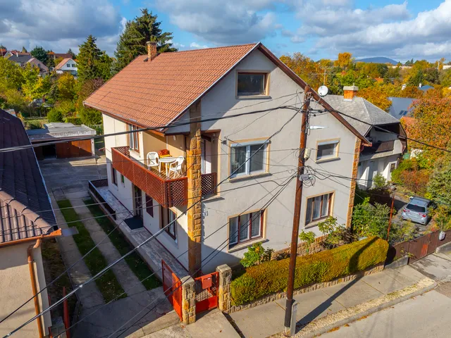 Eladó ház Solymár 220 nm