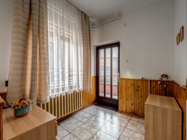 Eladó ház Solymár 220 nm