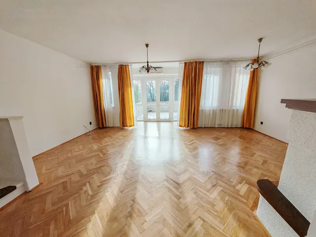 Kiadó lakás Budapest II. kerület, Csatárka 220 nm