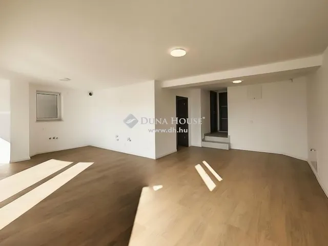 Eladó lakás Budapest XI. kerület 105 nm