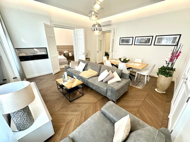 Kiadó lakás Budapest VI. kerület, Nagykörúton belüli terület 105 nm