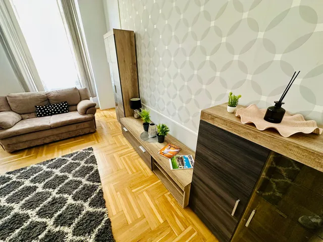 Kiadó lakás Budapest VIII. kerület, Kerepesdűlő, Kerepesi út 5. 90 nm