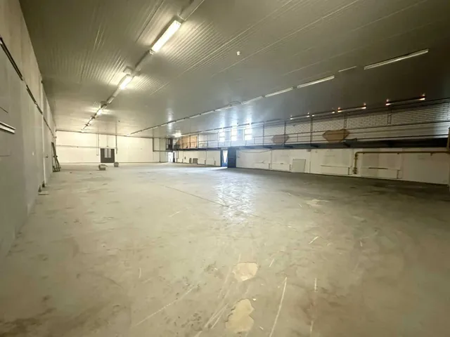 Kiadó kereskedelmi és ipari ingatlan Budapest X. kerület, Gergely utca 79. 430 nm