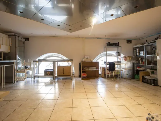 Eladó kereskedelmi és ipari ingatlan Budapest V. kerület, Szent István körút 5. 35 nm