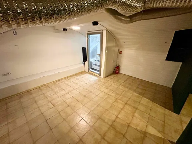 Kiadó kereskedelmi és ipari ingatlan Budapest VII. kerület, Bethlen Gábor utca 3. 110 nm