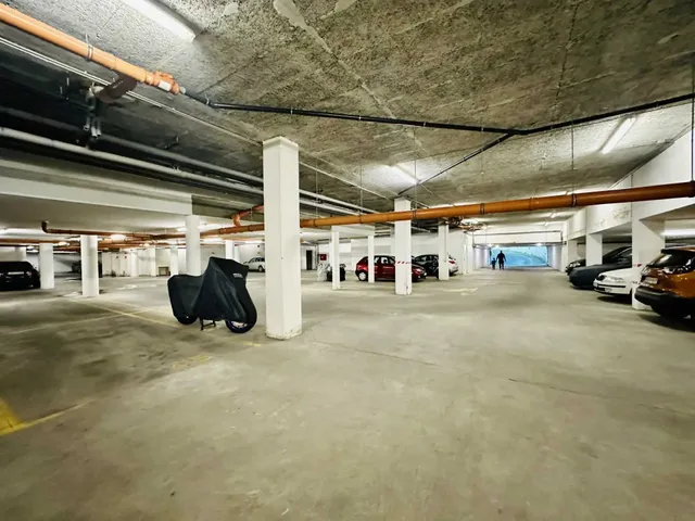 Kiadó kereskedelmi és ipari ingatlan Budapest X. kerület, Kápolna tér 5. 75 nm