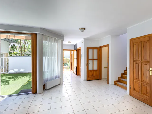 Kiadó ház Budapest II. kerület, Szépvölgy 190 nm