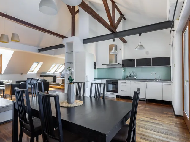 Kiadó lakás Budapest VI. kerület 150 nm