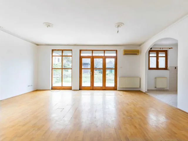 Kiadó ház Budapest XXII. kerület 210 nm