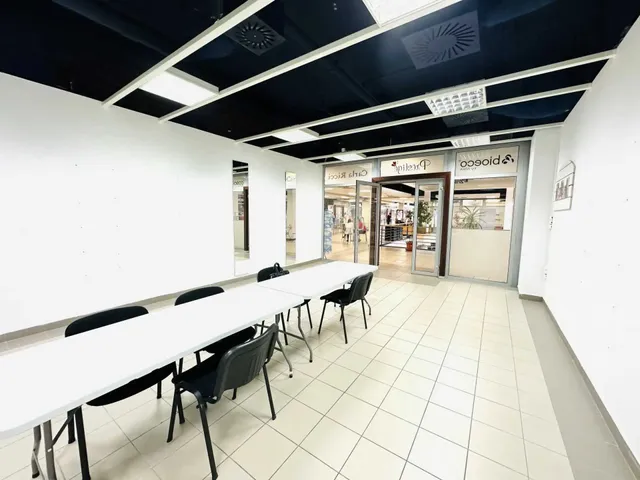 Kiadó kereskedelmi és ipari ingatlan Budaörs, Gervay Mihály utca 1. 63 nm