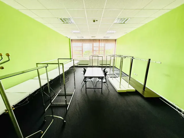 Kiadó kereskedelmi és ipari ingatlan Budaörs 44 nm