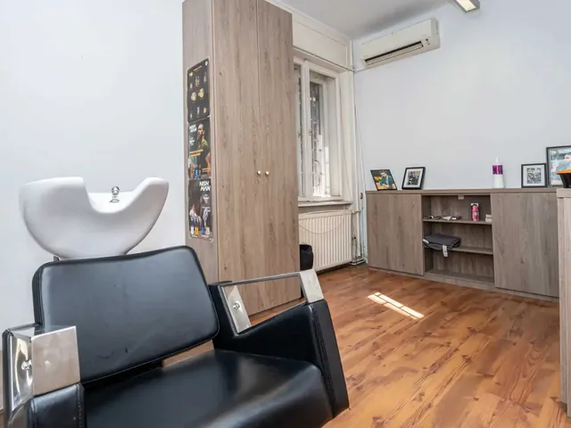 Eladó kereskedelmi és ipari ingatlan Budapest XIV. kerület, Nagy Lajos Királyné útja 148. 50 nm