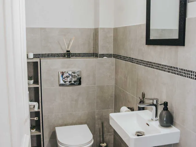 Kiadó lakás Budapest III. kerület, Flóra utca 135 nm