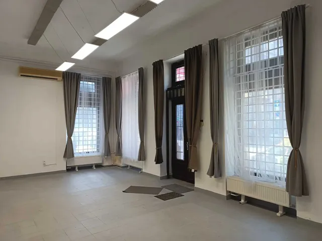 Kiadó kereskedelmi és ipari ingatlan Budapest VI. kerület, Szondi utca 61. 60 nm