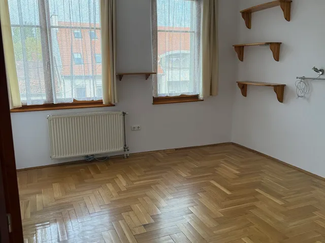 Kiadó lakás Budapest III. kerület, Hévízi út 75 nm