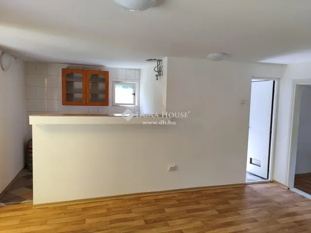 Eladó ház Szigetmonostor 34 nm